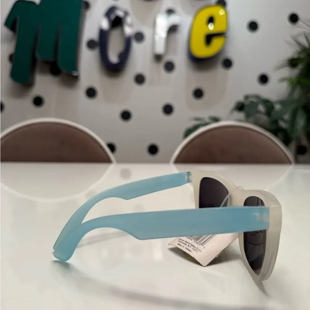 Vintage Deadstock 80s 90s Unisex Aqua Translucent Color Changing Sunglasses